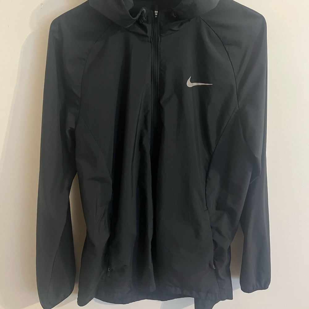 Nike wind breaker size M